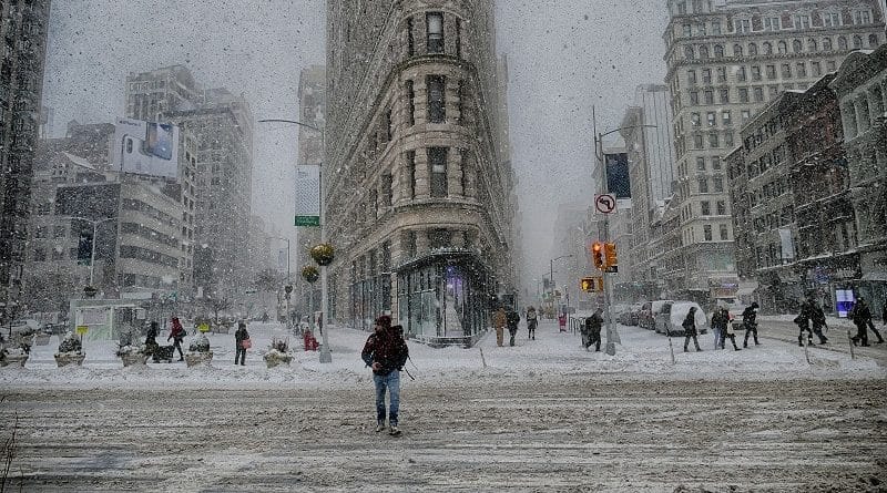 Weekend in new York will be warm, and the week begins with the snow