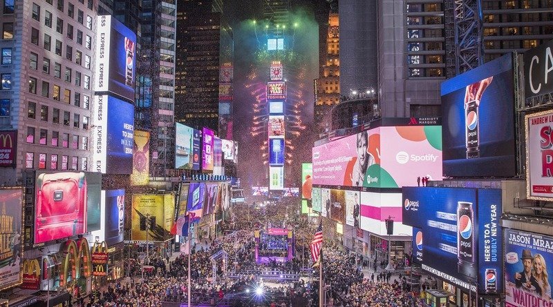 More than a million people celebrated New year on times square (photos)
