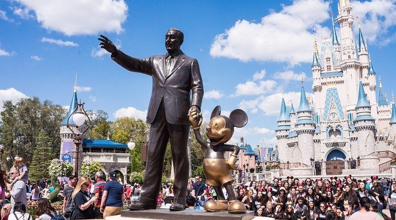 125,000 people Disney will receive $1000 upon the confirmation of the new tax plan