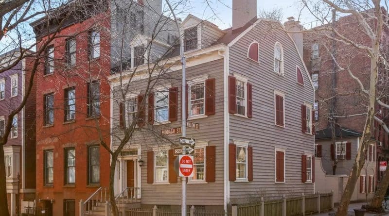 One of the oldest houses in new York for sale