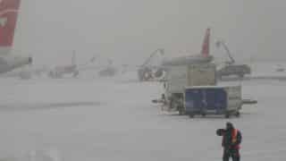 Snow storm in the Midwest: 2 dead, flights cancelled