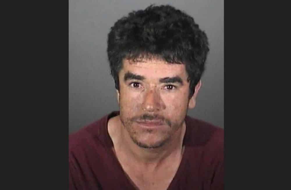 In California man, in the eyes of young children, attacked with a chainsaw on his wife