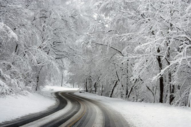 Some regions of the United States predict a harsh winter and the abnormal amount of snow