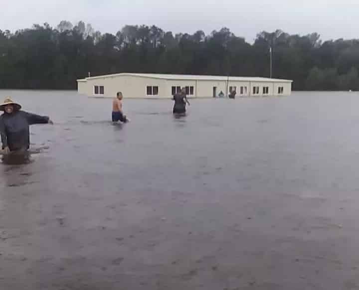 The farmer threw labour migrants adrift during a hurricane «Florence»