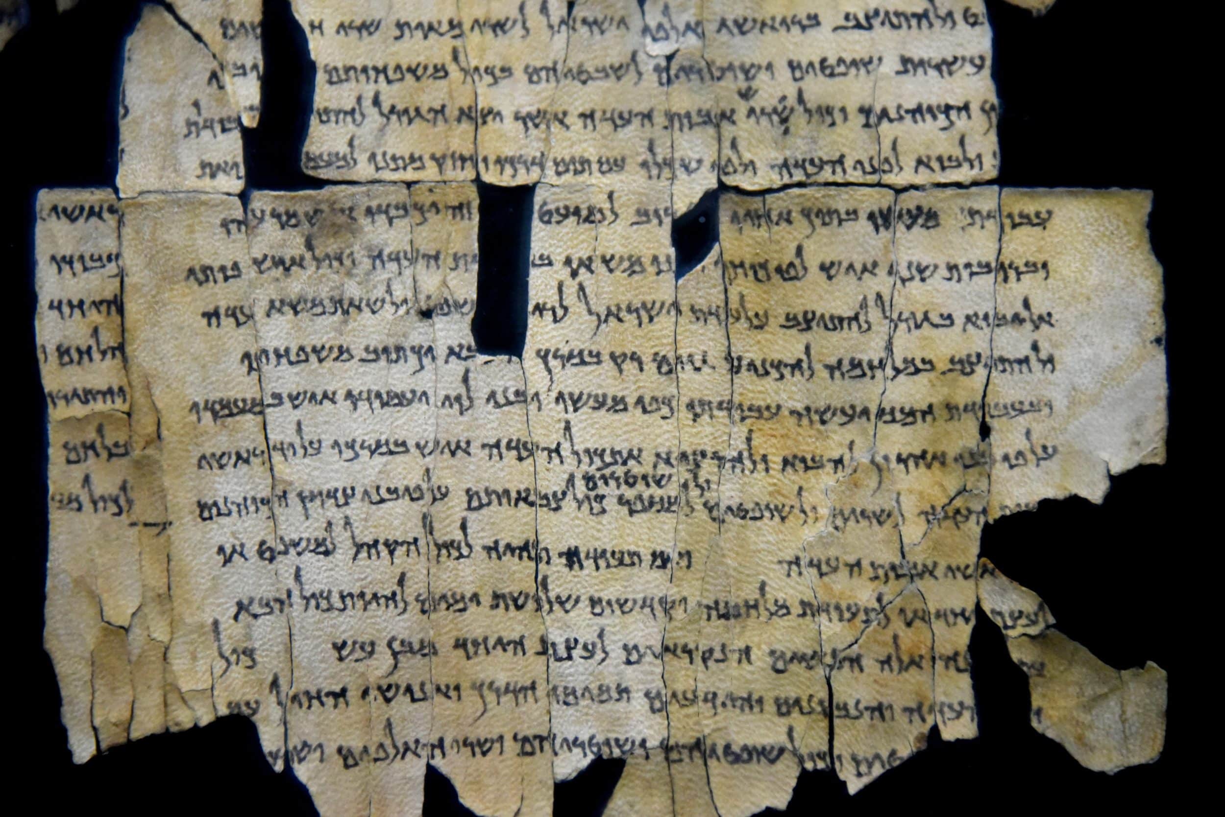 Evangelists from the USA have for years bought the fake Dead sea scrolls, spending millions of dollars