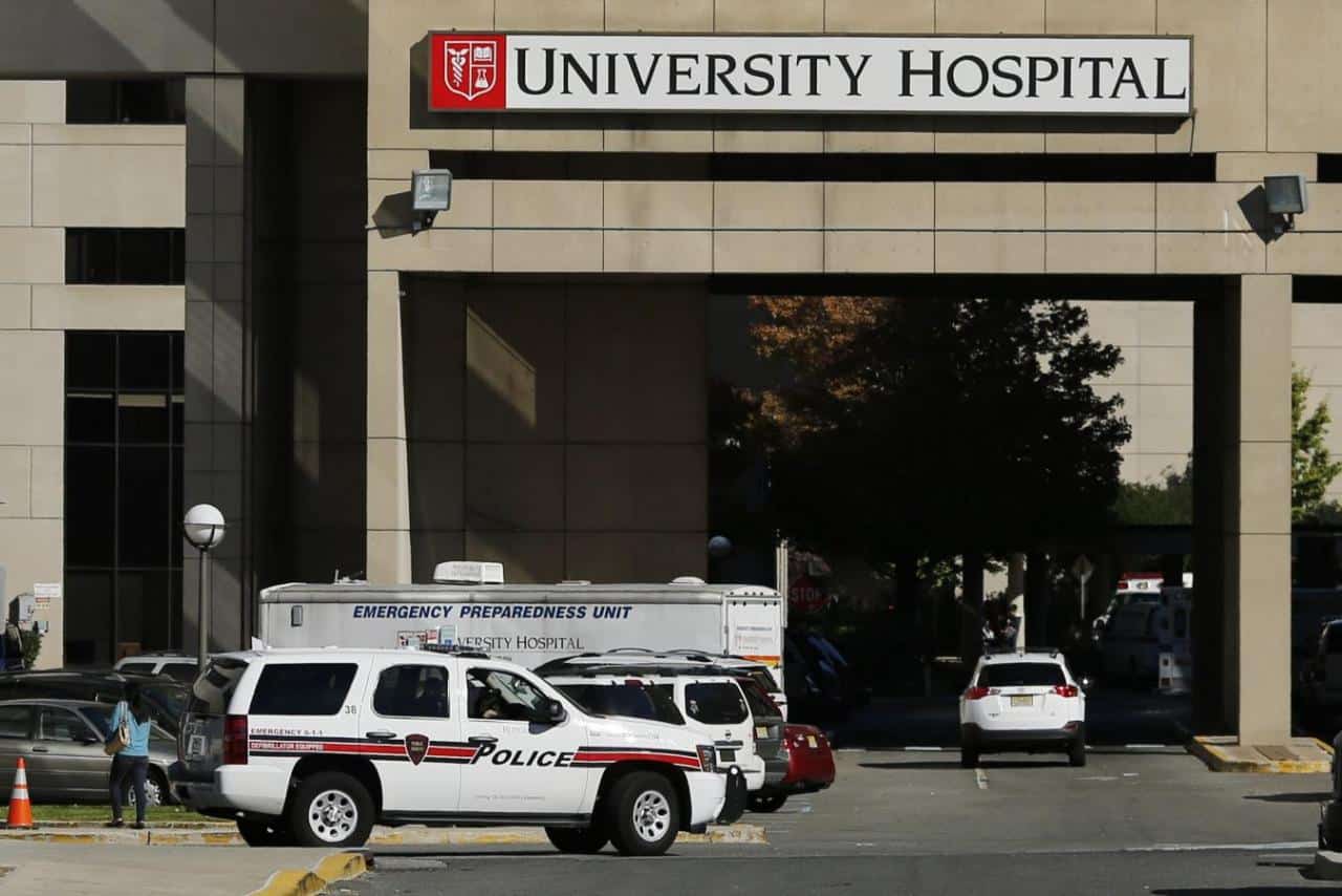 In the hospital new Jersey, infected by bacteria, dead baby, 3 more sick