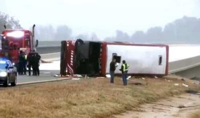 South of Memphis crashed tourist bus: 44 injured, 2 people were killed