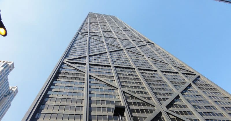 «We’ve been preparing for death»: the Elevator of a skyscraper in Chicago flew down 84 floors