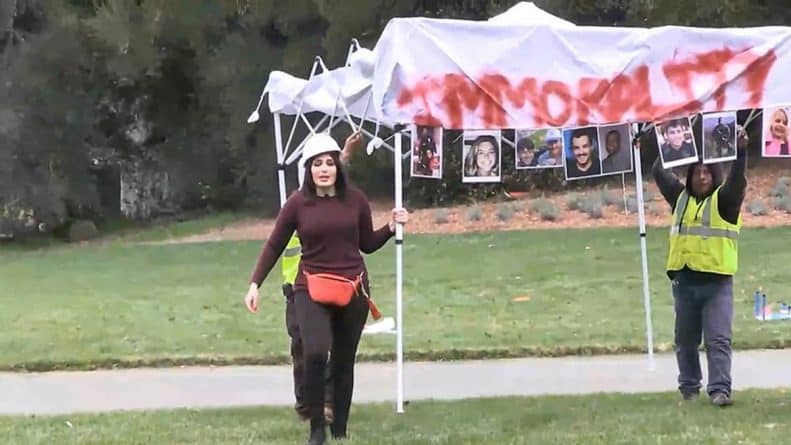 Far-right activist set «a refuge for the caravan of migrants» on the lawn of Nancy Pelosi