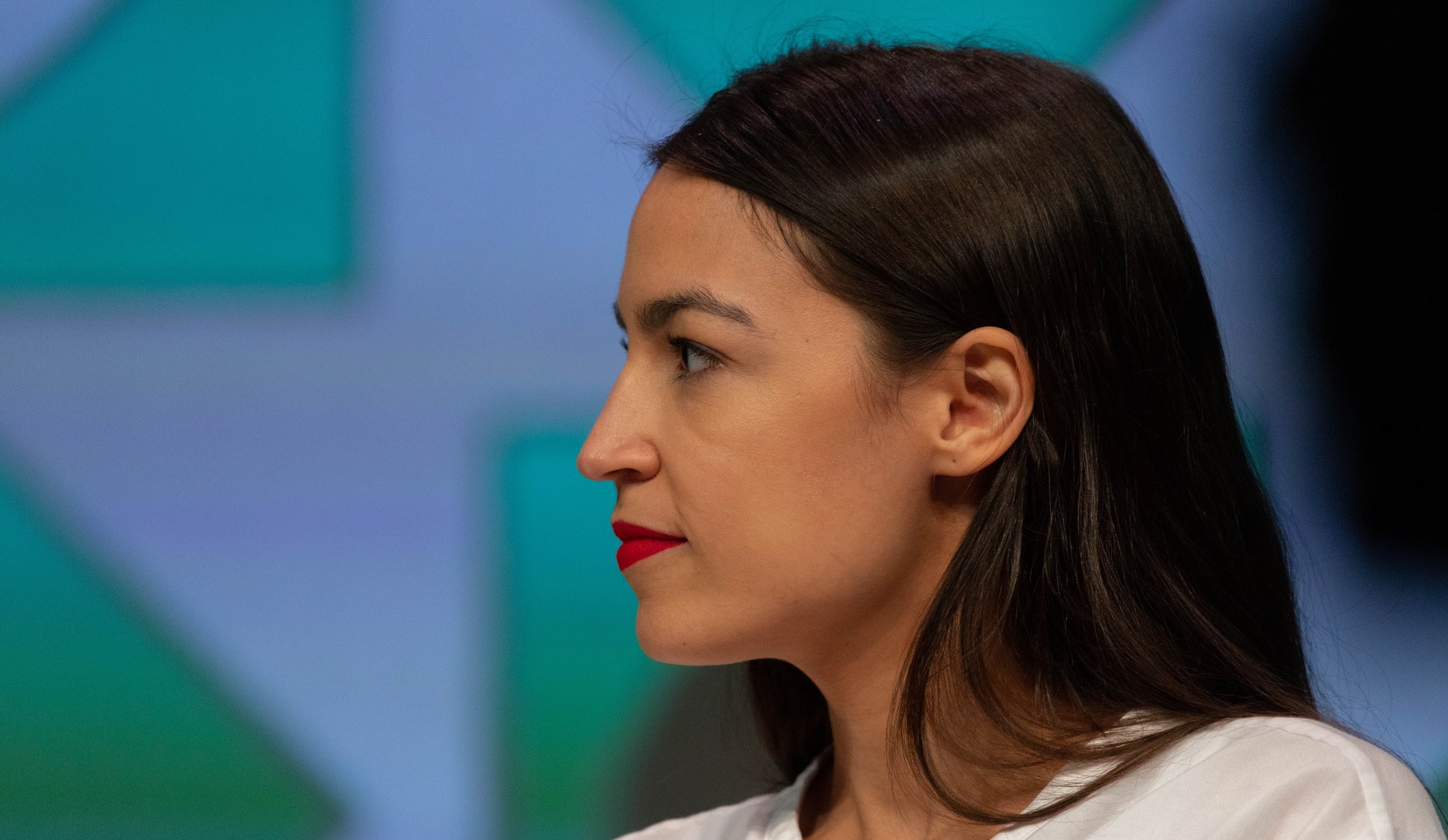 Ocasio-Cortez receives threats. The police taught her assistants to security measures