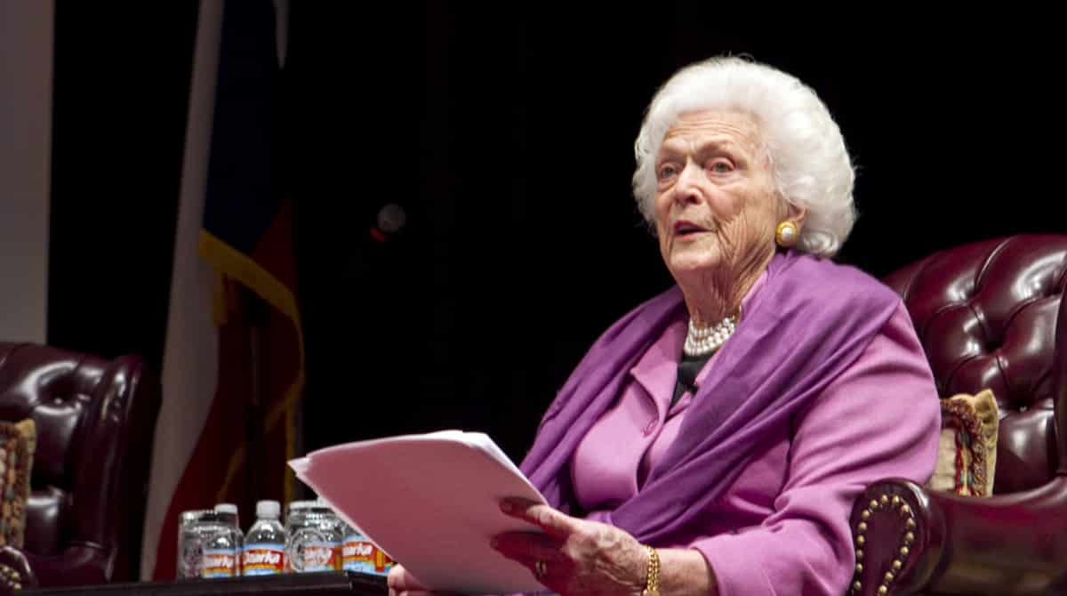 After the death of Barbara Bush became known that she accused trump of his «heart attack»