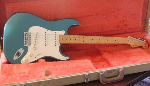 Police are searching for the man who took a vintage guitar for $2300 left unattended on the sidewalk in Brooklyn