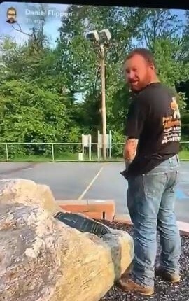 «It was a big mistake»: the drunk man urinated on the monument of the nine-year-old boy who died of a brain tumor
