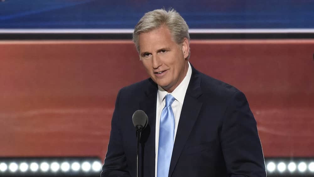 The leader of the Republicans in Congress Kevin McCarthy compared the Sanders with Maduro