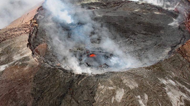 Hawaii man fell to the Kilauea volcano and survived