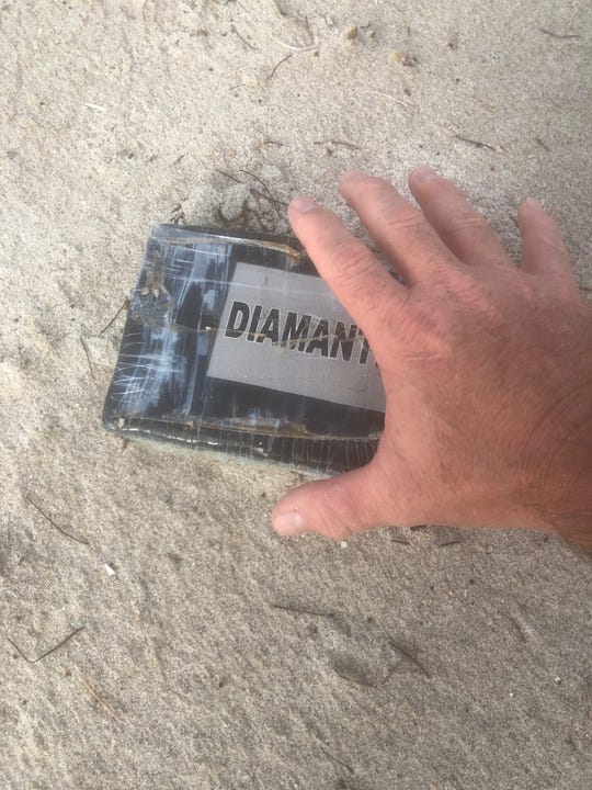 Hurricane Dorian: the Waves washed up on the beach in Florida kilograms of cocaine worth tens of thousands of dollars