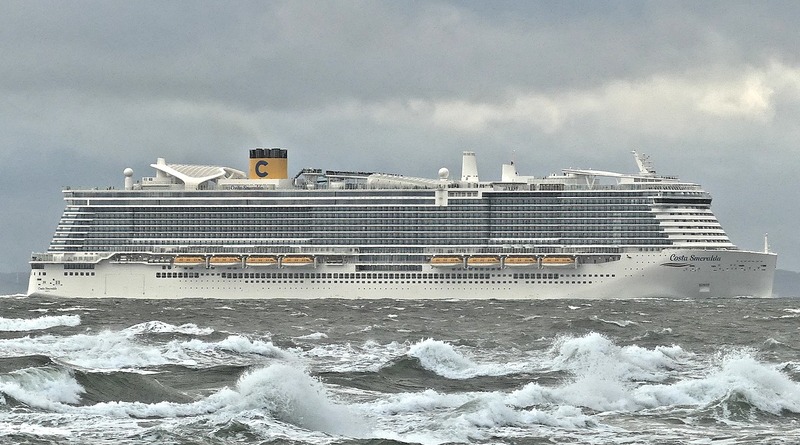 More than 6,000 people are stuck on a cruise ship: a passenger suspected Chinese coronavirus