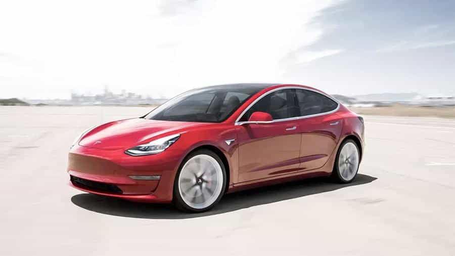 Tesla is suddenly reduced the price of the basic package of the electric vehicle Model 3 to $35 thousand.