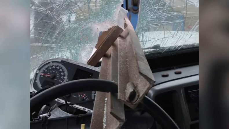 «I am lucky»: steel beam crashed into the windshield of the truck was inches from the driver