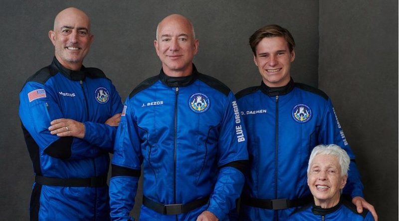 A petition demanding to ban Bezos from returning from space has collected 200 thousand signatures
