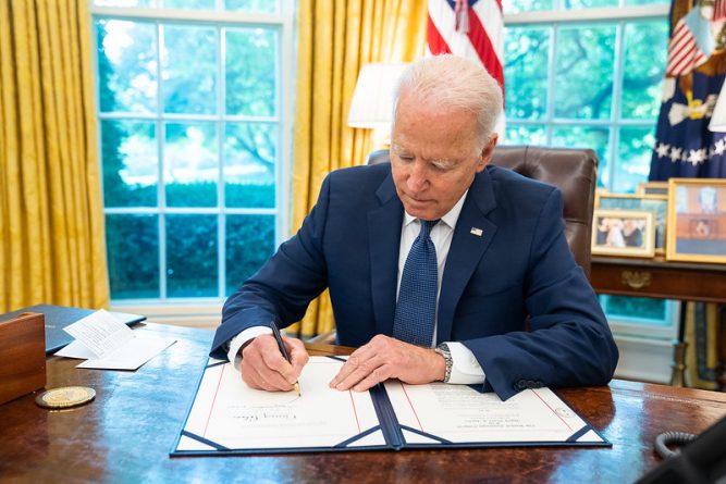 Biden plans to stick to deadline for withdrawing troops from Afghanistan
