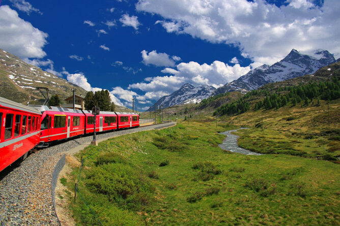 10 most scenic train rides in the USA
