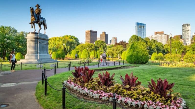 11 amazing sights and monuments in Boston