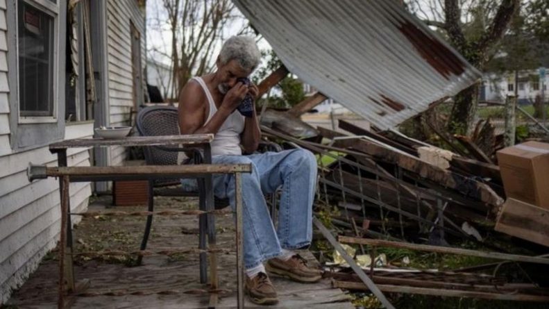 A collapsed highway, millions of houses without light and victims. Hurricane Ida hits Louisiana