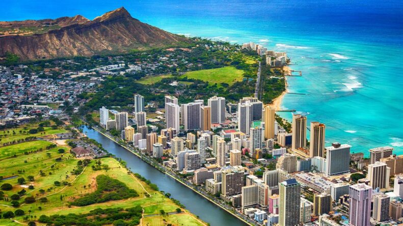 Is it worth going to the Hawaiian Islands?