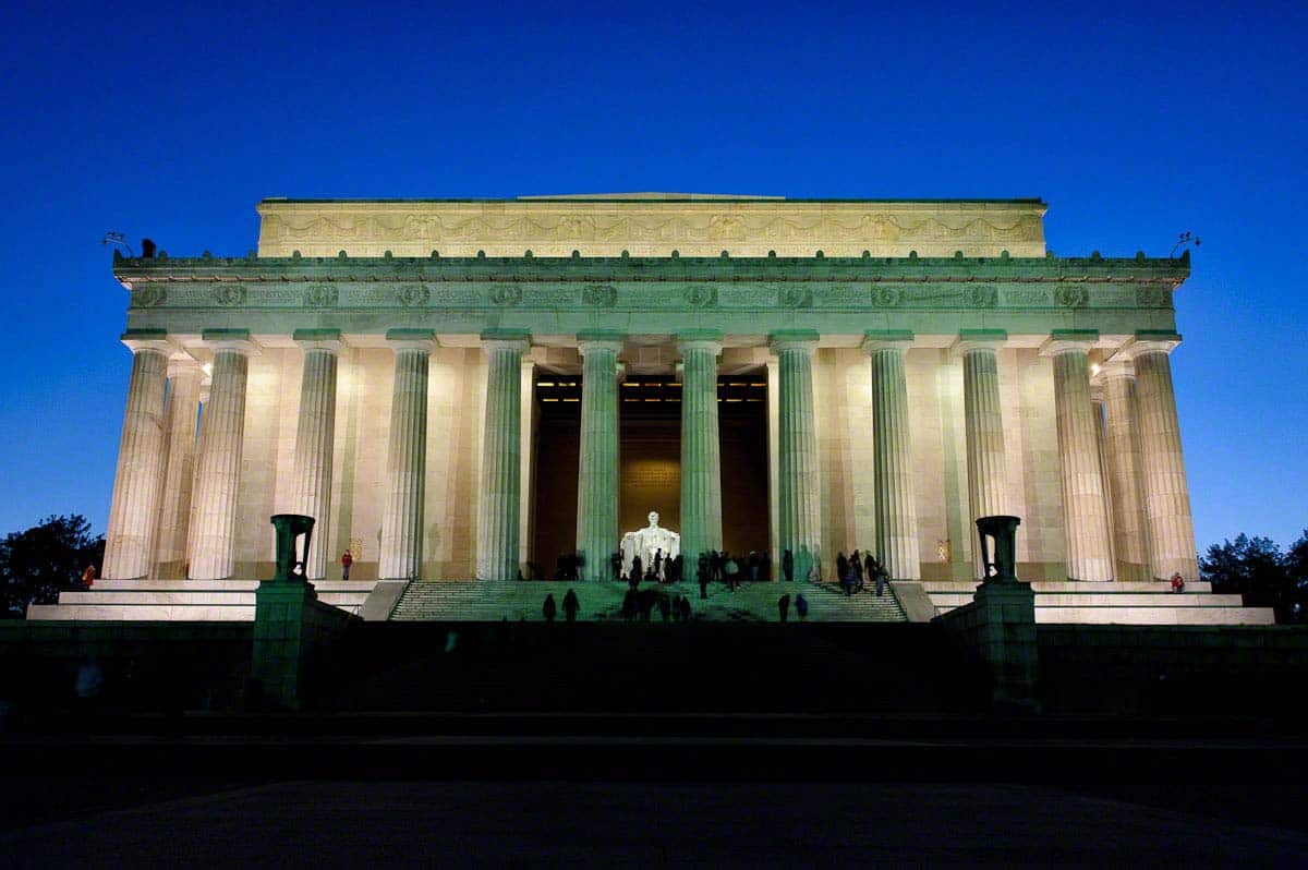8 top things to do in Washington at night