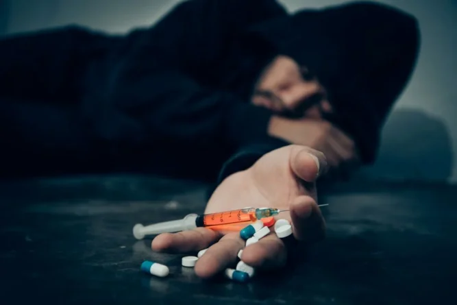 The problem of drug addiction and its solution in the USA: progress and challenges
